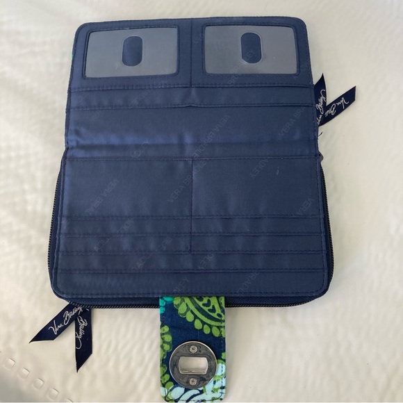 Vera Bradley Turn lock Wallet in Caribbean Sea Blue Green Paisley New Condition - Picture 4 of 8